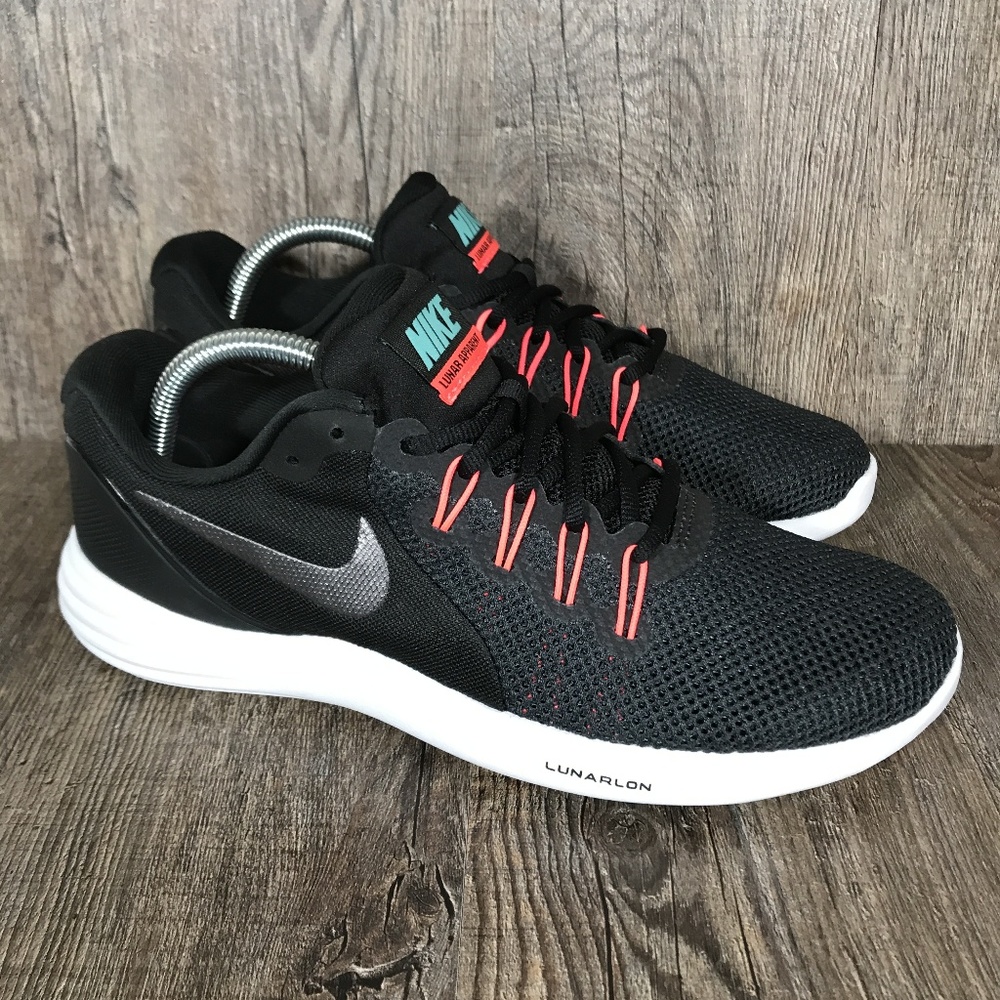 NEW Nike Lunar Apparent Women's Size 9